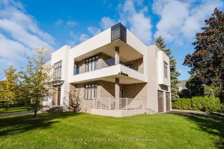 House For Sale in Vaughan, Ontario