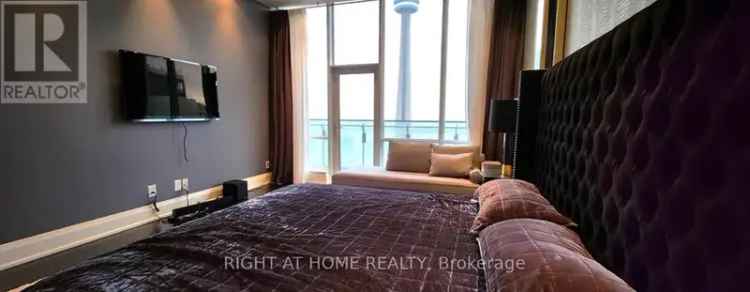 3 Bedroom 428m² Toronto Apartment CN Tower View