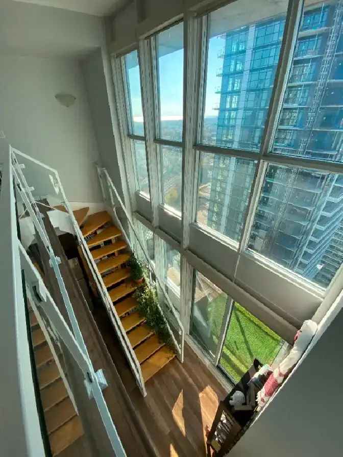 For Rent: Toronto 2-Storey Loft - No Real Estate/Solicitors!