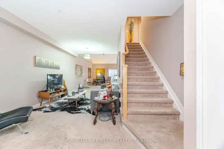 2-Storey Freehold Townhouse with Loft Steps from Golf Club
