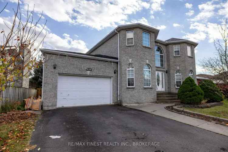 7-Bedroom 4-Bathroom Family Home in Kingston