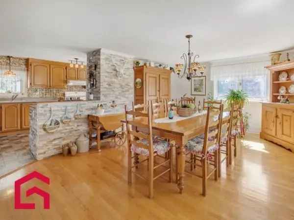 Bungalow for Sale Lanaudiere Large Lot Inground Pool