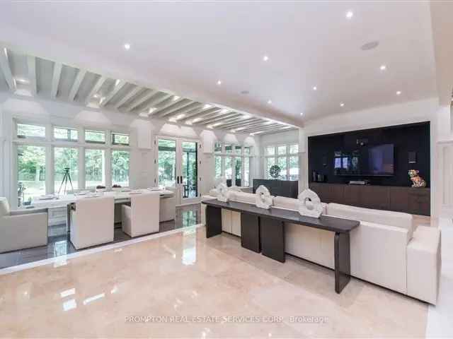 Luxury 11000 Sq Ft Estate in Pinewood Estates