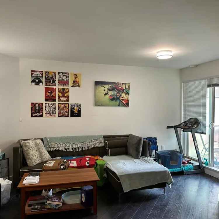 Spacious 2-Bedroom Condo Near Skytrain - Premium Amenities