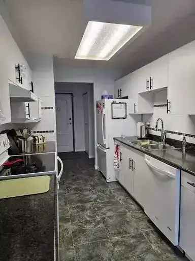 Winnipeg 2 Bedroom Apartment 1054 sq ft Huge Balcony