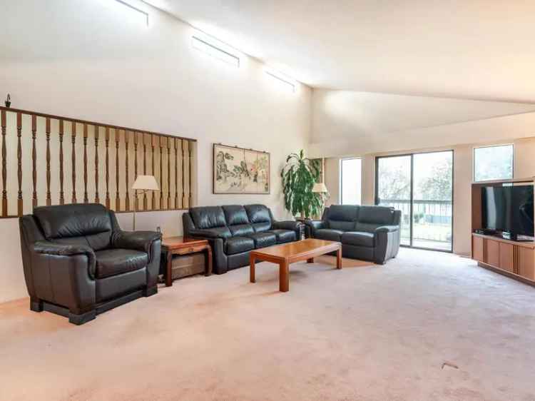 Family Home or Investment Opportunity 6 Beds 2 Car Garage Large Lot Vancouver
