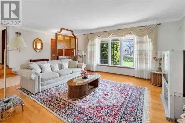 1689 SHAWNEE Tecumseh 3 Bed 1.5 Bath Furnished Apartment