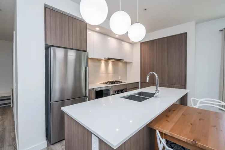 Coquitlam West Condo for Sale: Spacious 3+Den Sub-Penthouse