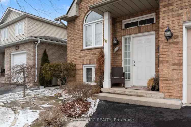 House For Sale in 27, Cozocar Crescent, St. Catharines, Ontario