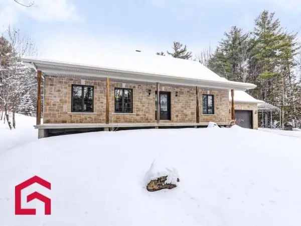 4-Bedroom Bungalow near Lac Jérôme Saint-Jérôme