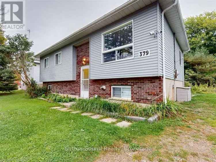 Buy Charming House in Wiarton with In-Law Suite and Amenities Nearby