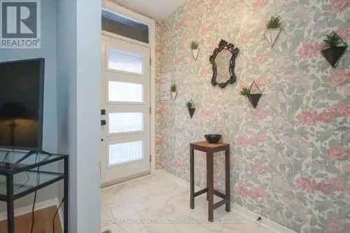 Fully Renovated Semi-Detached Home in Lowertown Ottawa
