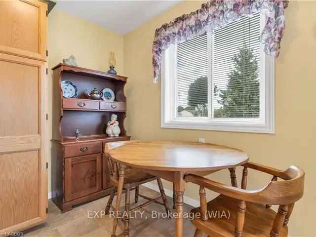 House For Sale in Wiarton, Ontario