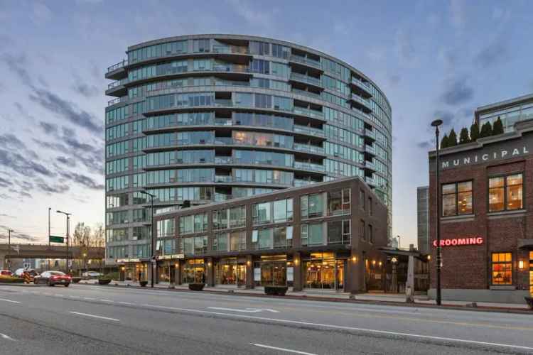 A $929,000.00 Apartment/Condo with 1 bedroom in False Creek, Vancouver West