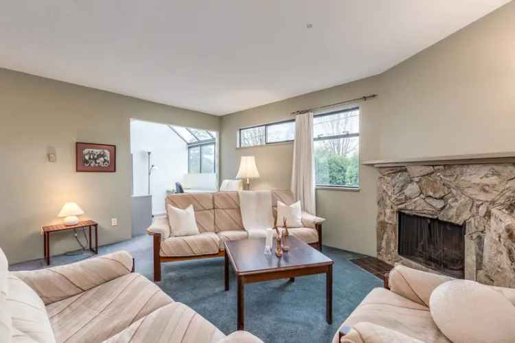 A $1,099,000.00 Townhouse with 2 bedrooms in Central Lonsdale, North Vancouver