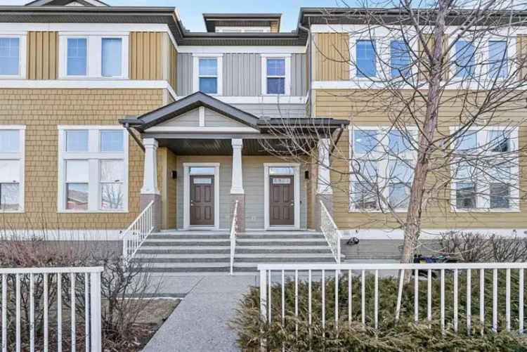 Townhouse For Rent in Calgary, Alberta