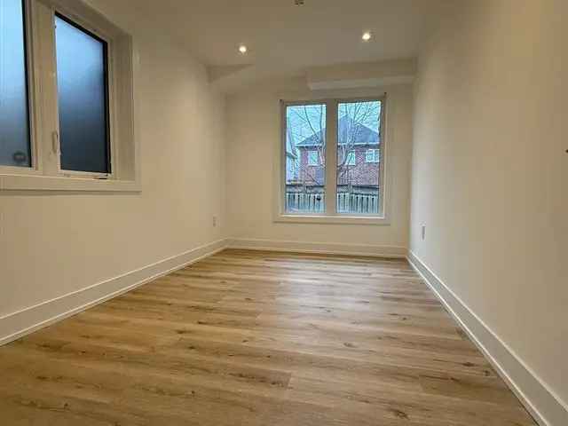 Bright 2-Bedroom Walkout Basement Newmarket