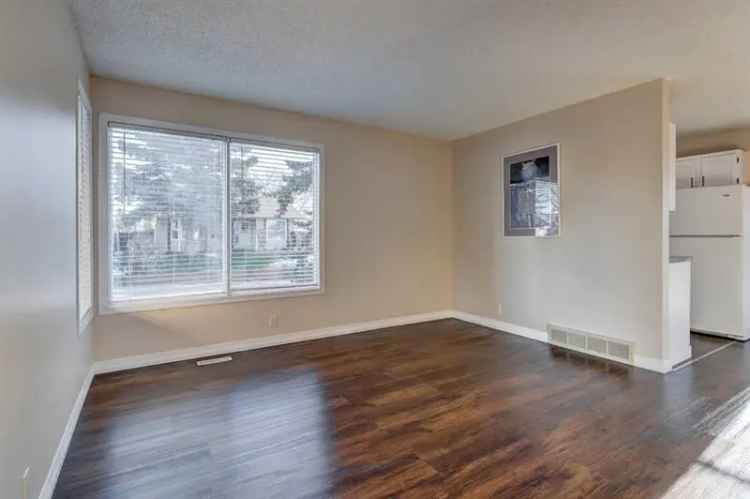 House For Sale in Calgary, Alberta