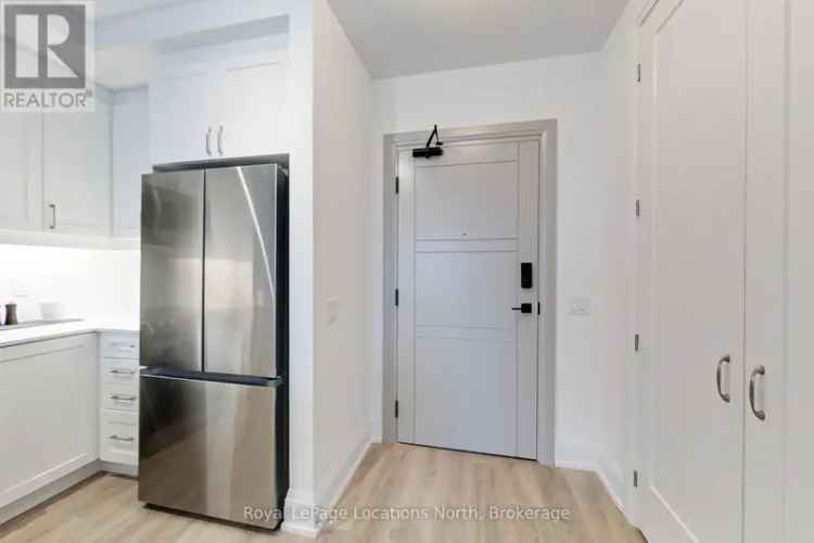 Collingwood Monaco Condo: 1 Bed + Den, 2 Parking, Rooftop Terrace