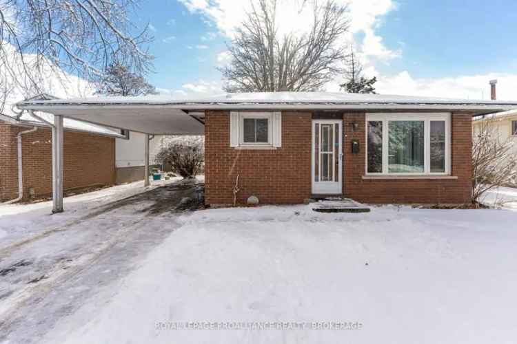 House For Sale in 152, Calderwood Drive, Kingston, Ontario