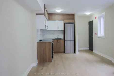 1 room house of 434 m² in Toronto