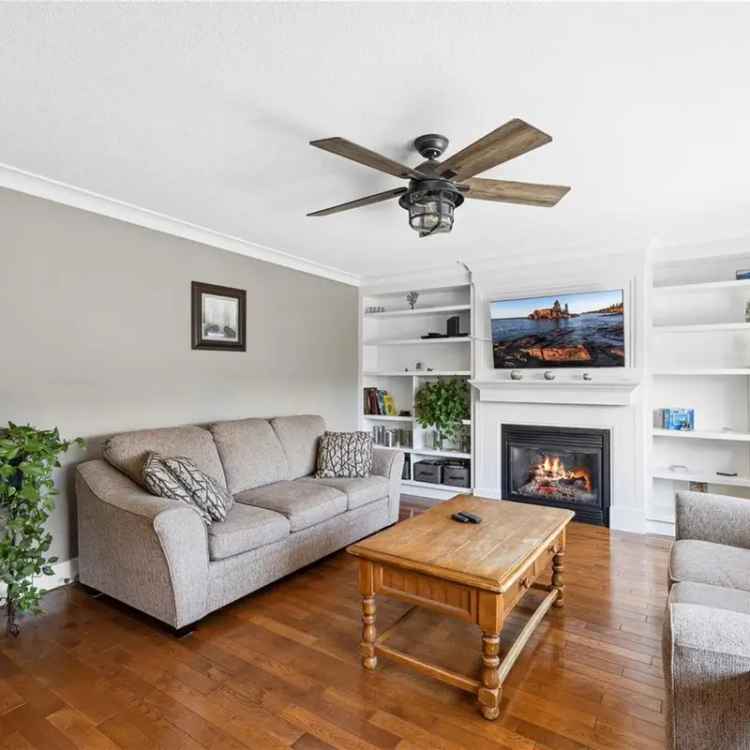 4-Bed 2-Bath Home in Brechin Hill with Two Suites