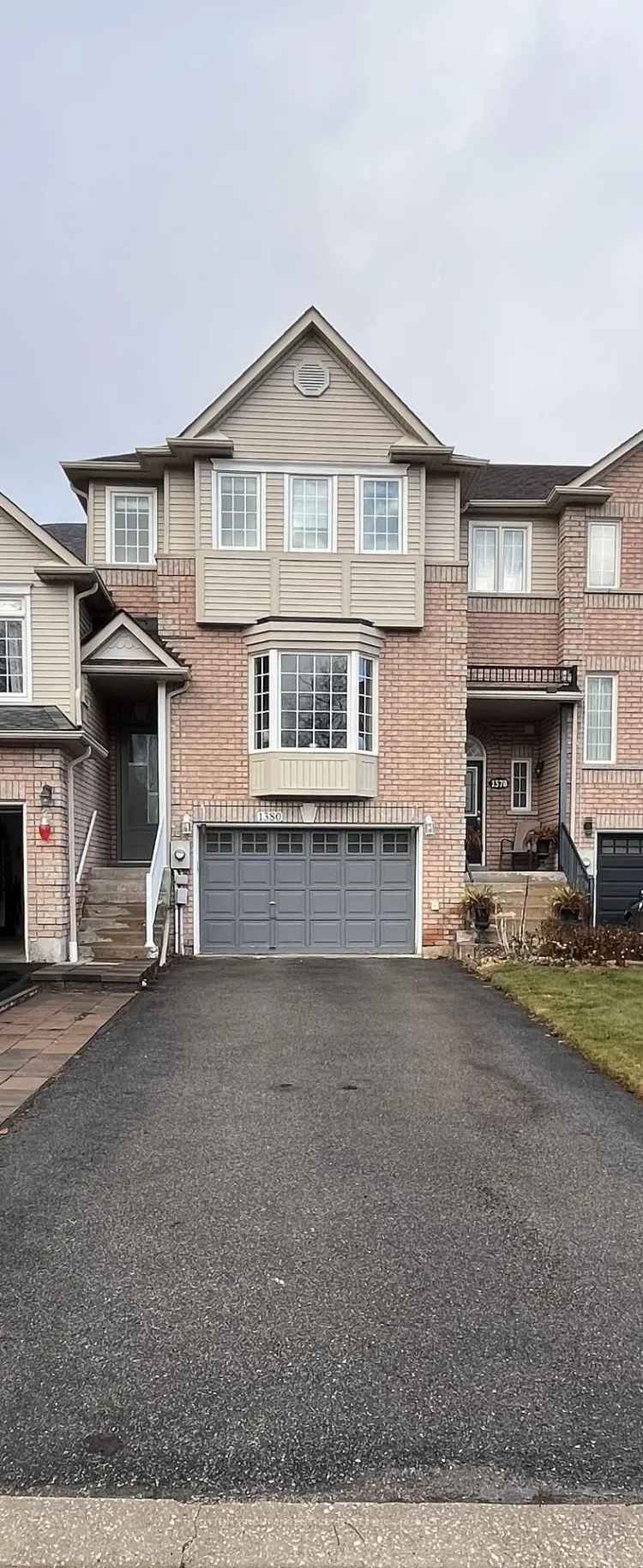 Elegant Innisfil Townhome 3 Beds 3 Baths 2000-2500 Sq Ft