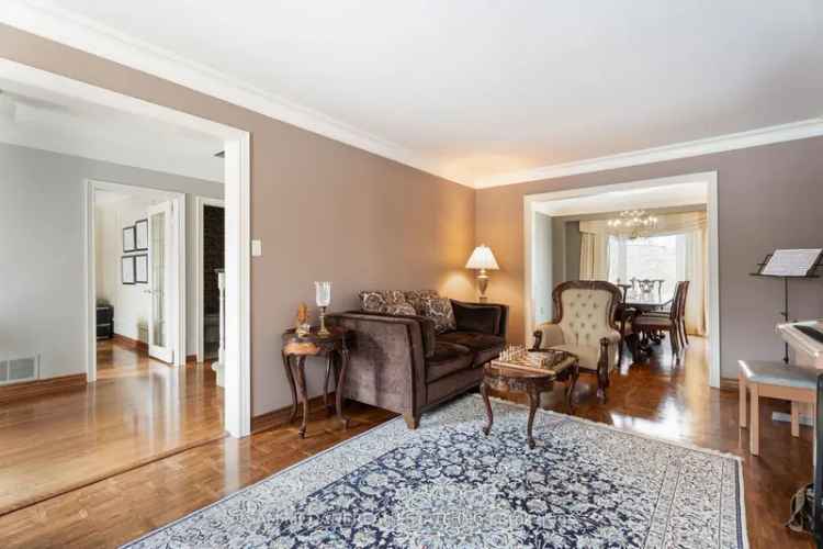 House For Sale in Mississauga, Ontario