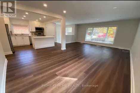 3 Bedroom House 474m2 Toronto New Kitchen Bath Floors 2 Parking Spots