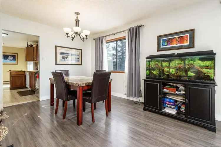 Comox Family Home with Suite Potential