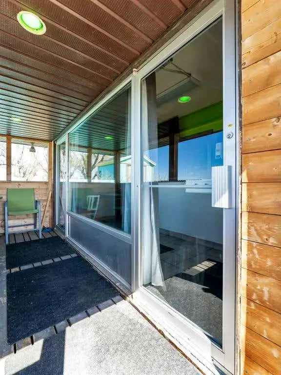 Highway 1 Commercial Property with Kitchen and RV Stalls