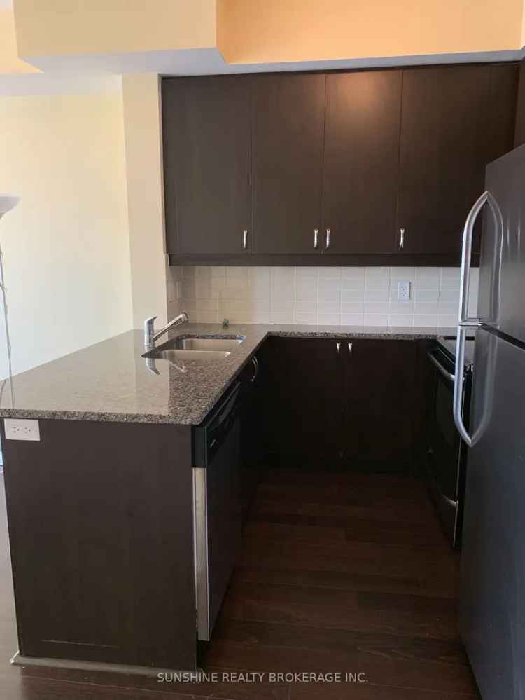 Downtown Markham Condo Near Transit and Amenities