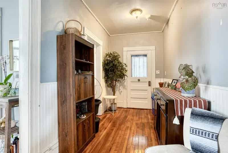 Invest in a 4 Bedroom Flat and 2 Bedroom Flat in Truro Near Victoria Park
