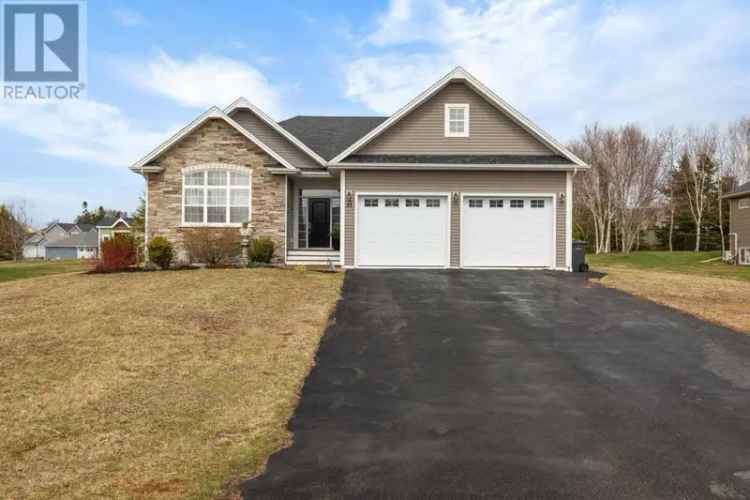 Elegant Home near Keppoch Beach and Golf Club