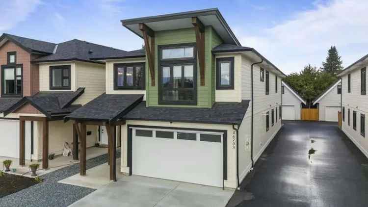 6BR 5BTH Fairfield Custom Home - Luxurious Gourmet Kitchen & Spacious Layout