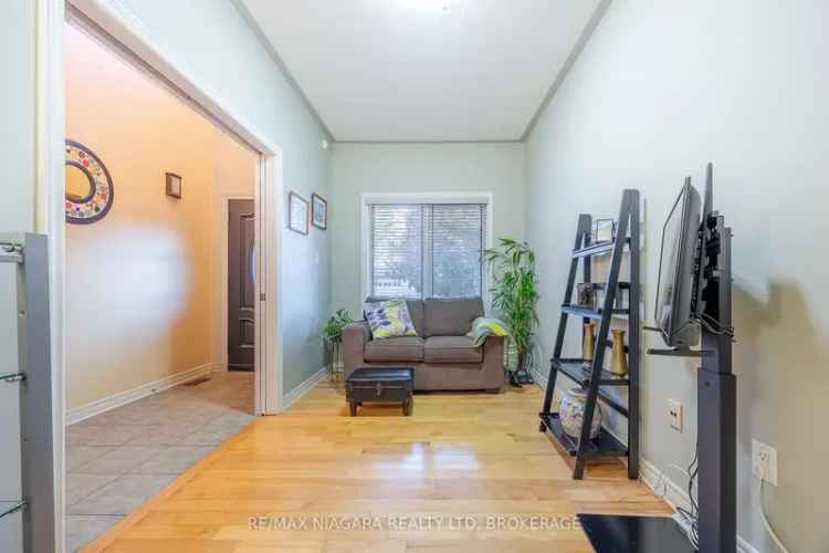 House For Sale in Toronto, Ontario