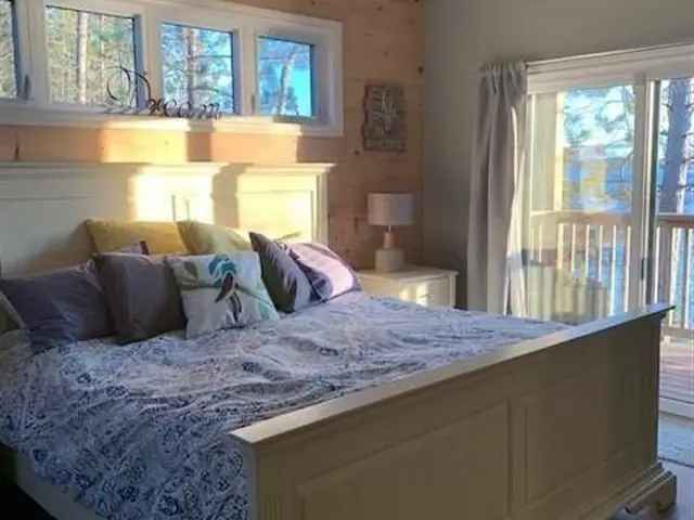 Cottage For Rent in Hastings Highlands, Ontario