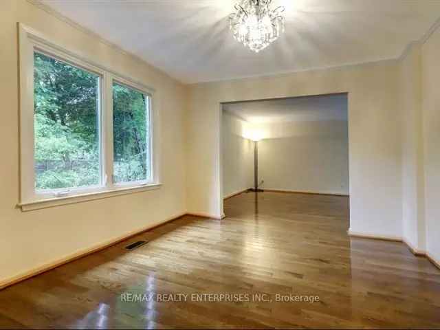 House For Sale in Mississauga, Ontario