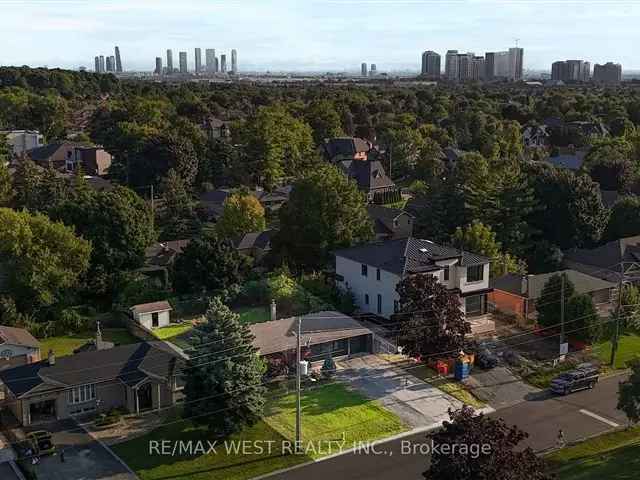 House For Sale in Vaughan, Ontario