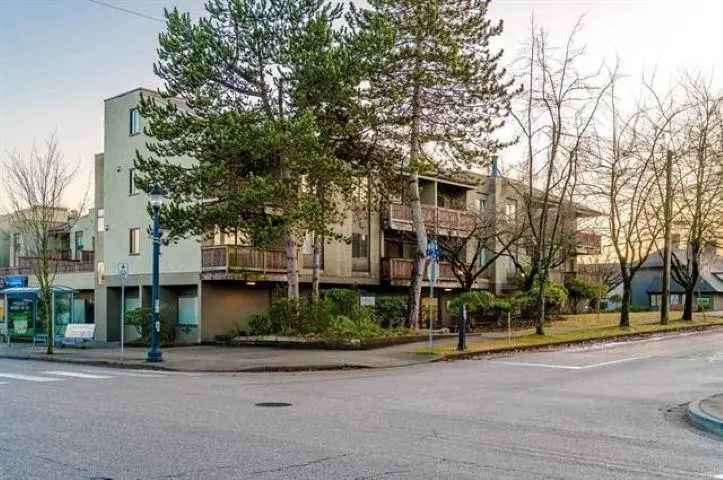 A $479,000.00 Apartment/Condo with 2 bedrooms in Moody Park, New Westminster