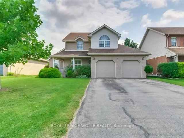 Spacious 3-Bedroom Home in Tillsonburg Near Golf Course