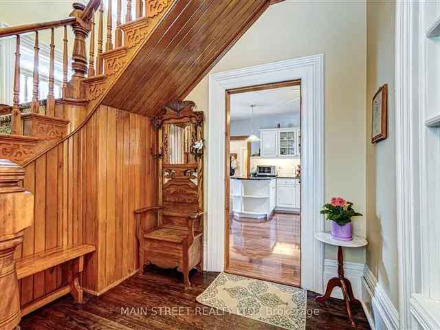 Historic Century Home In Downtown Stouffville Near Train Station