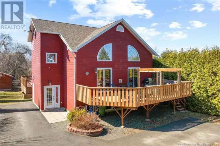 Beautiful 3-Level Chalet Home Near Fredericton