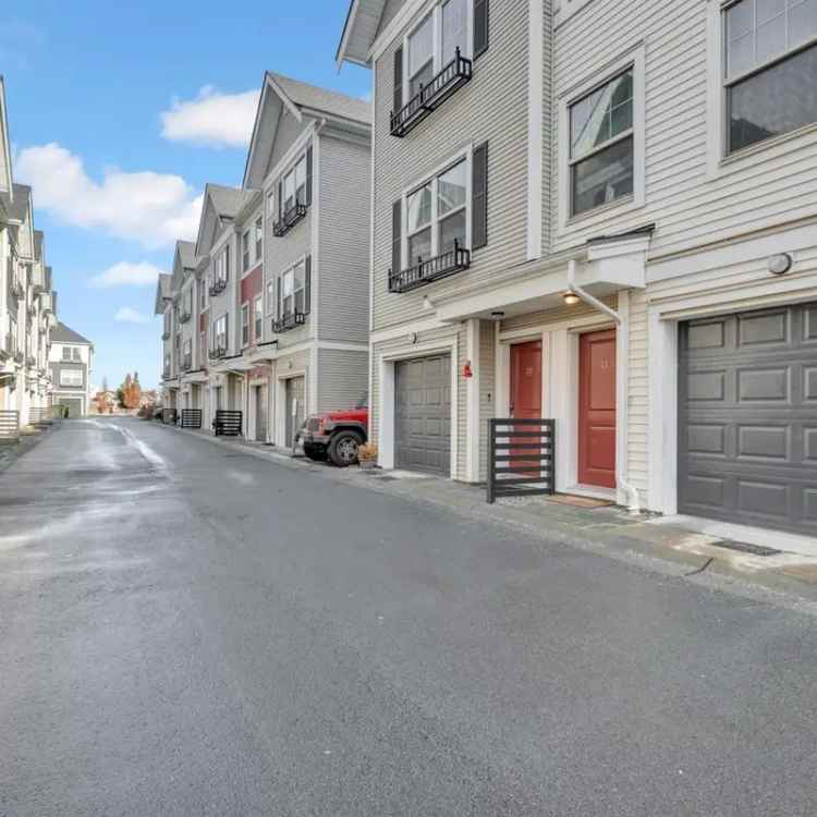 Buy Townhouse in Allwood Place with Spacious Living and Modern Amenities