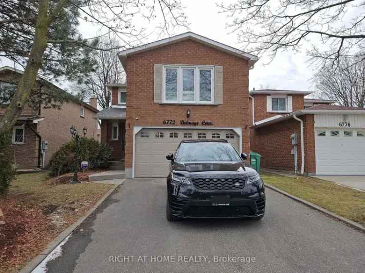 Buy Detached Home in Family-Friendly Court near Top Schools Mississauga