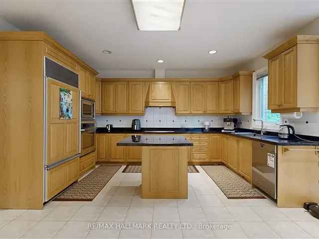 House For Sale in Toronto, Ontario