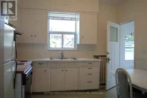 1 Bedroom Apartment in Toronto Oakwood Village Utilities Laundry Included