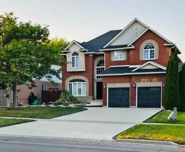 House For Sale in Hamilton, Ontario