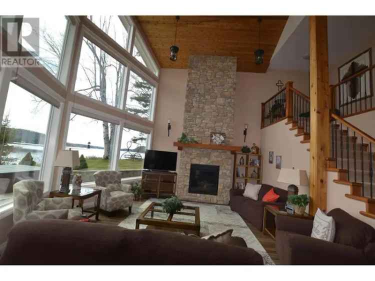 Lake House on Horsefly Lake - Luxury Lakeside Escape