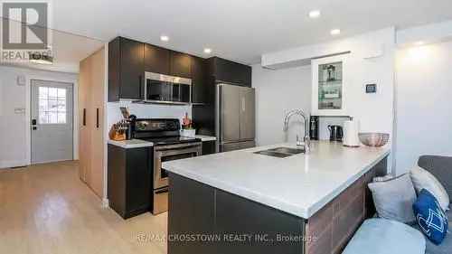 Updated Barrie Home Near Georgian College and RVH
